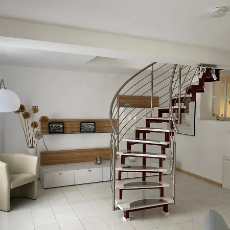Paradise Garden Apartment